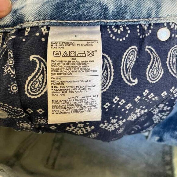Old Navy OG Short Denim Shorts Womens 2 Acid Wash 3" Inseam Slim Pockets NEW - Picture 9 of 9